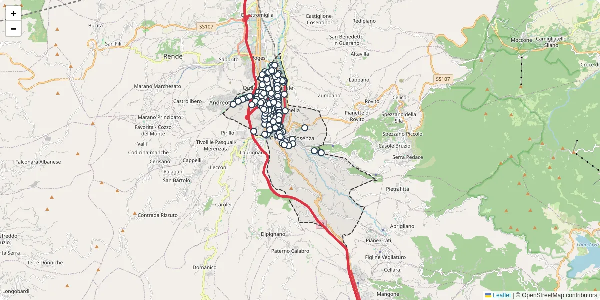 Mappa dettagliata del trasporto pubblico a Cosenza con linee autobus, tram e collegamenti