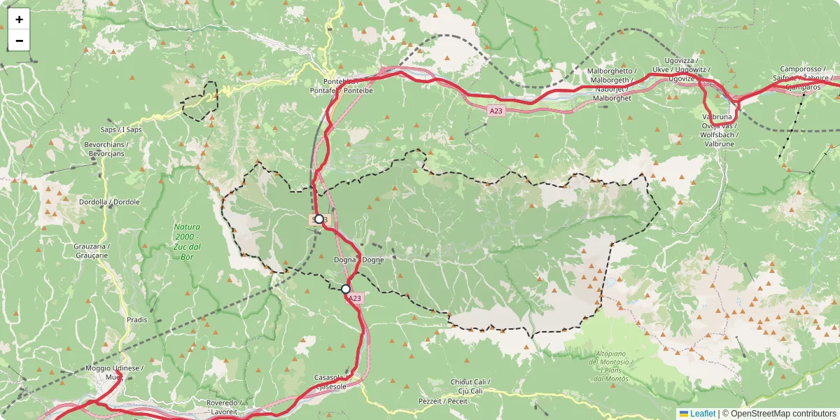 Mappa dettagliata del trasporto pubblico a Dogna / Dogne con linee autobus, tram e collegamenti