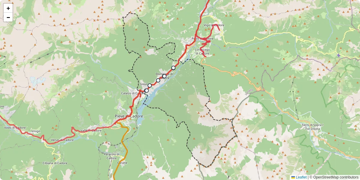 Mappa dettagliata del trasporto pubblico a Domegge di Cadore con linee autobus, tram e collegamenti
