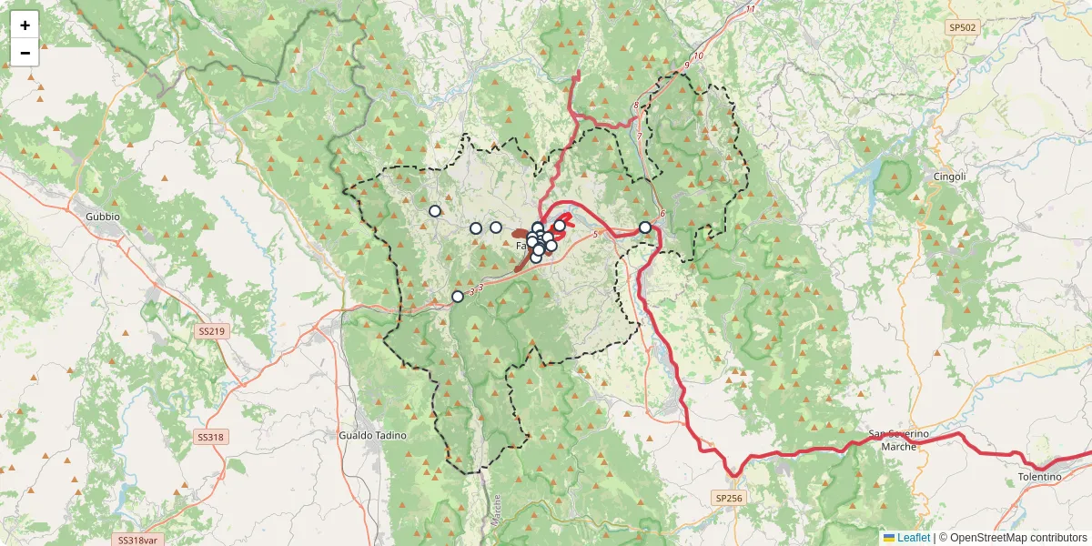 Mappa dettagliata del trasporto pubblico a Fabriano con linee autobus, tram e collegamenti