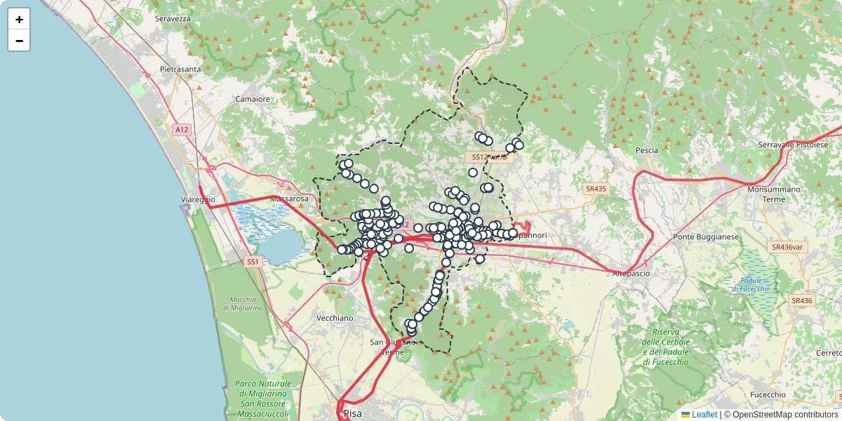Mappa dettagliata del trasporto pubblico a Lucca con linee autobus, tram e collegamenti
