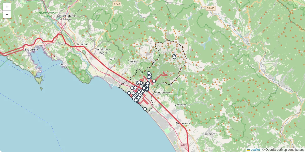 Mappa dettagliata del trasporto pubblico a Massa con linee autobus, tram e collegamenti