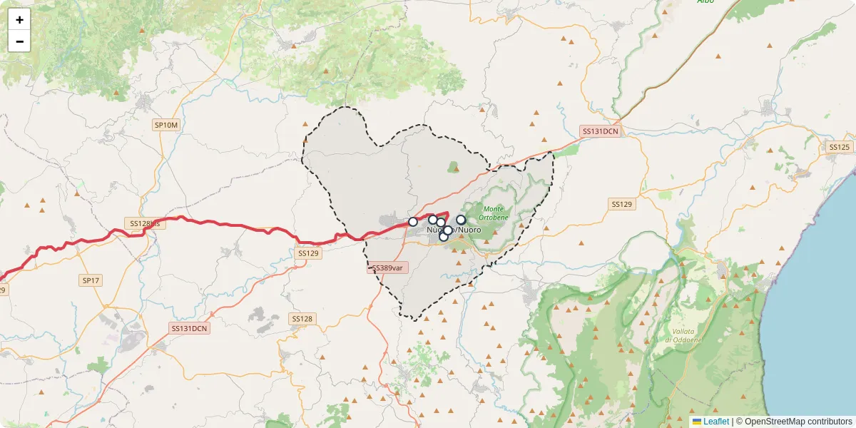 Mappa dettagliata del trasporto pubblico a Nùgoro/Nuoro con linee autobus, tram e collegamenti