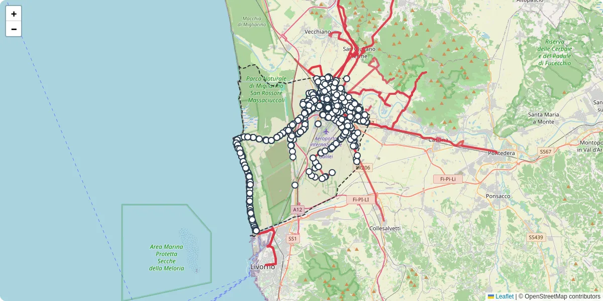 Mappa dettagliata del trasporto pubblico a Pisa con linee autobus, tram e collegamenti