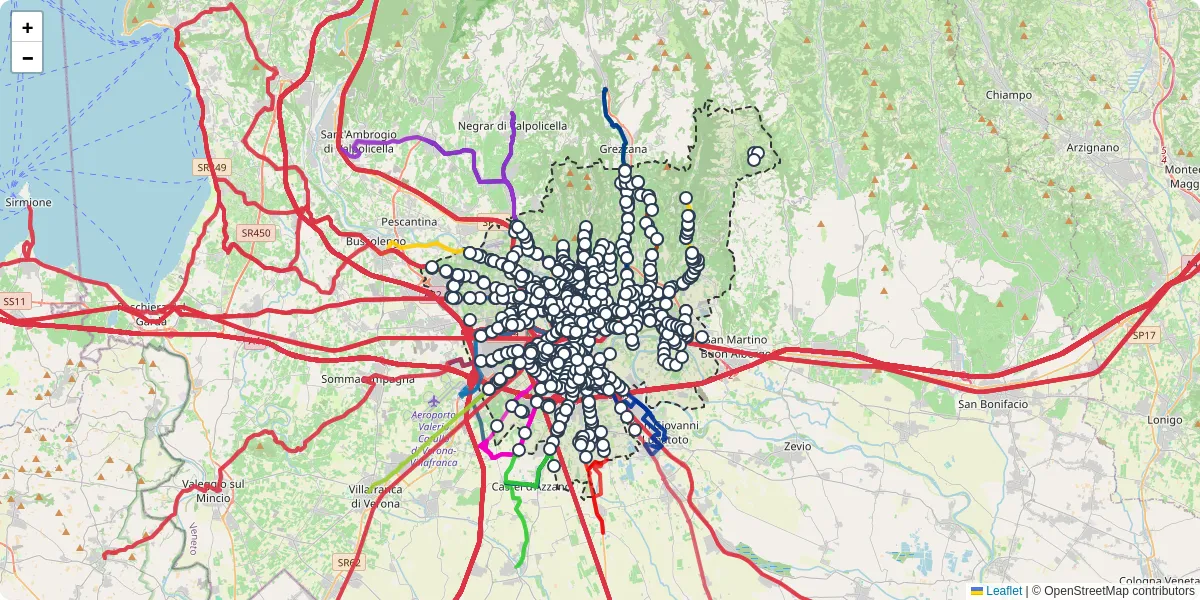 Mappa dettagliata del trasporto pubblico a Verona con linee autobus, tram e collegamenti